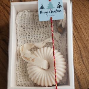 Hanulbo Cream Bath Accessory Set